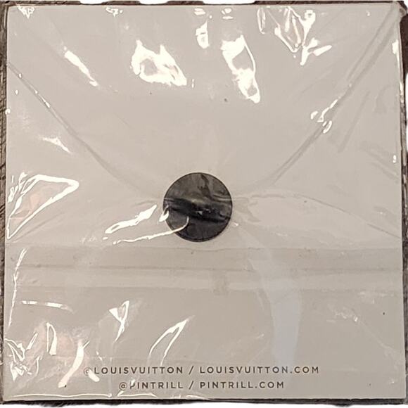 Louis Vuitton Pintrill NYCVVV Logo Letter Silver Lapel Pin - Picture 2 of 6